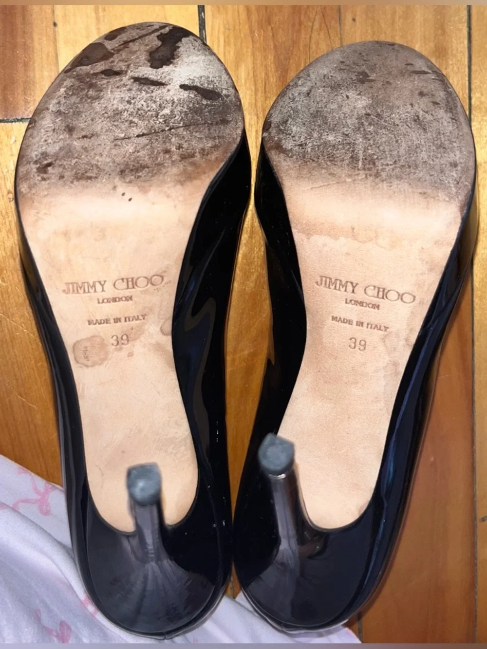 Jimmy Choo Black Patent Leather Peep Toe Pumps š š¤ - Picture 3 of 3